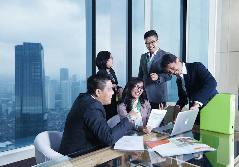 Rapat konsultasi di ruang kantor